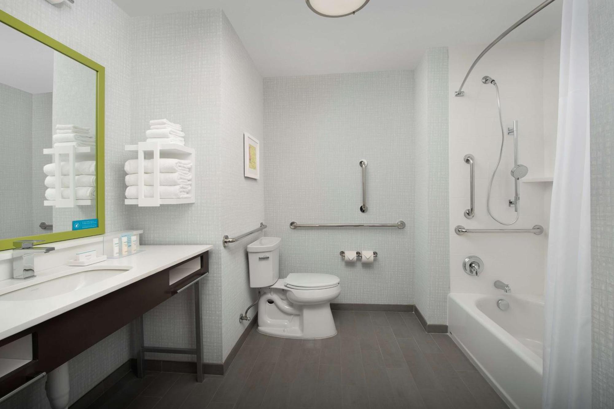 Hampton Inn & Suites Charlotte Airport Lake Pointe Экстерьер фото