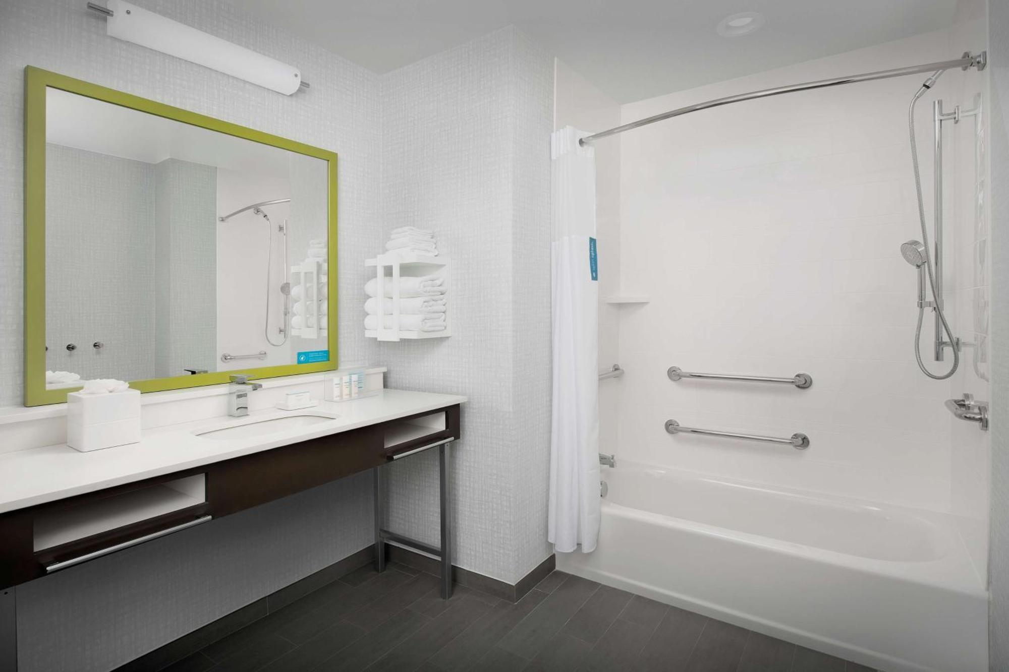 Hampton Inn & Suites Charlotte Airport Lake Pointe Экстерьер фото
