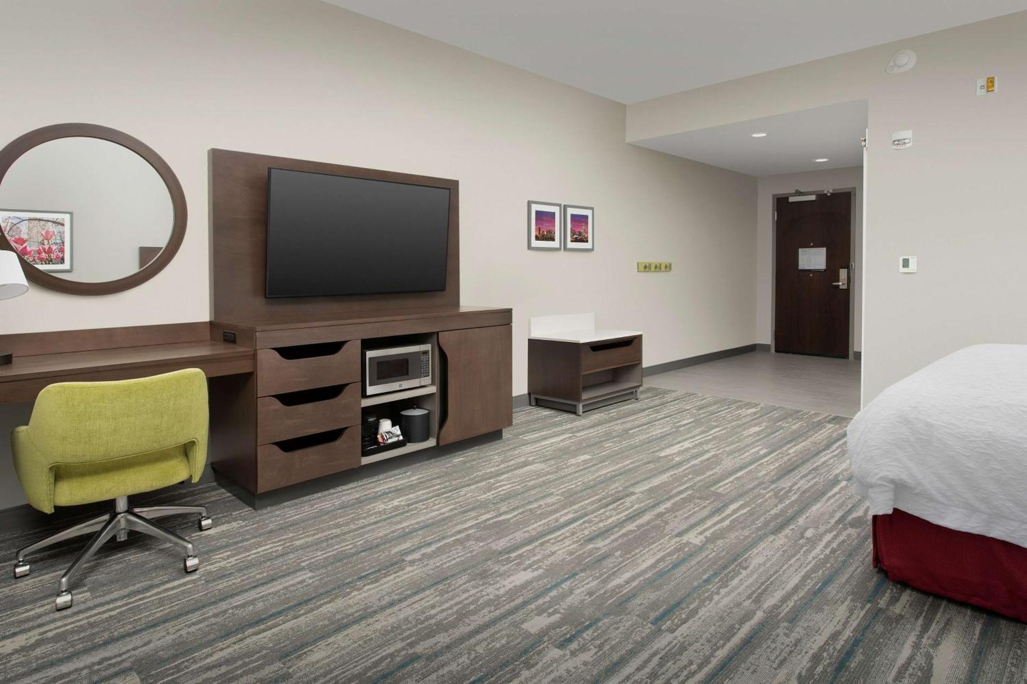 Hampton Inn & Suites Charlotte Airport Lake Pointe Экстерьер фото