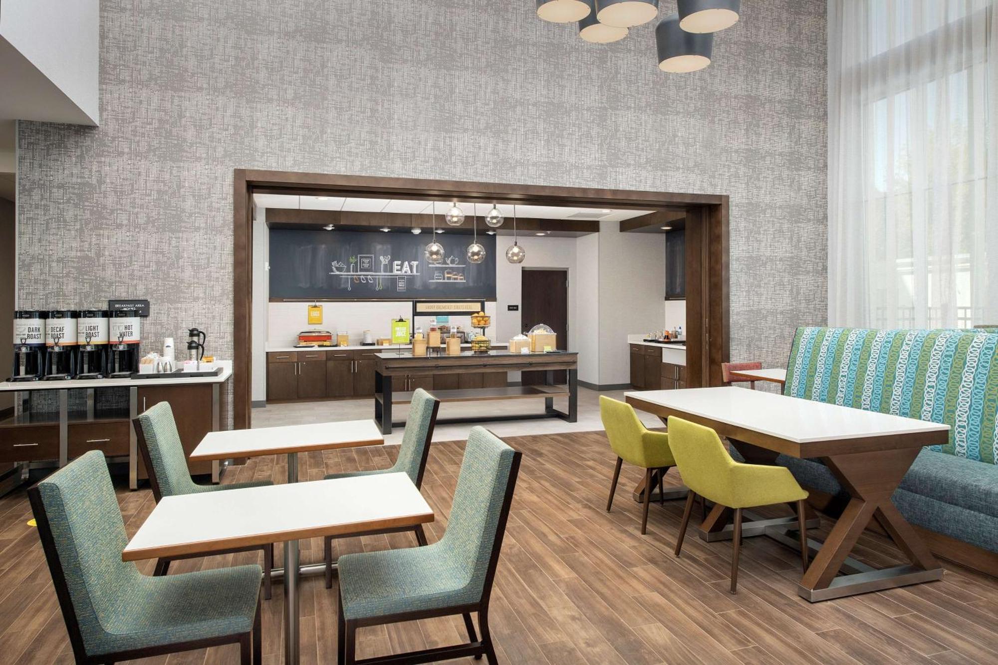 Hampton Inn & Suites Charlotte Airport Lake Pointe Экстерьер фото