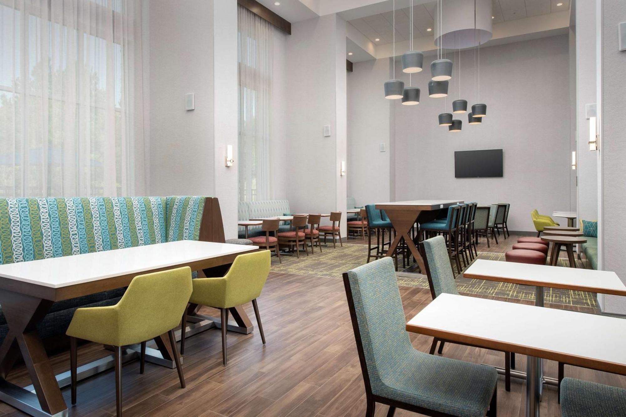 Hampton Inn & Suites Charlotte Airport Lake Pointe Экстерьер фото