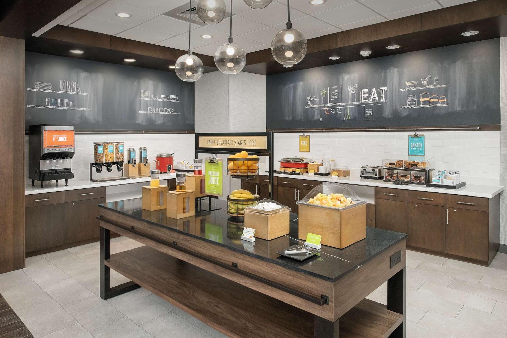 Hampton Inn & Suites Charlotte Airport Lake Pointe Экстерьер фото