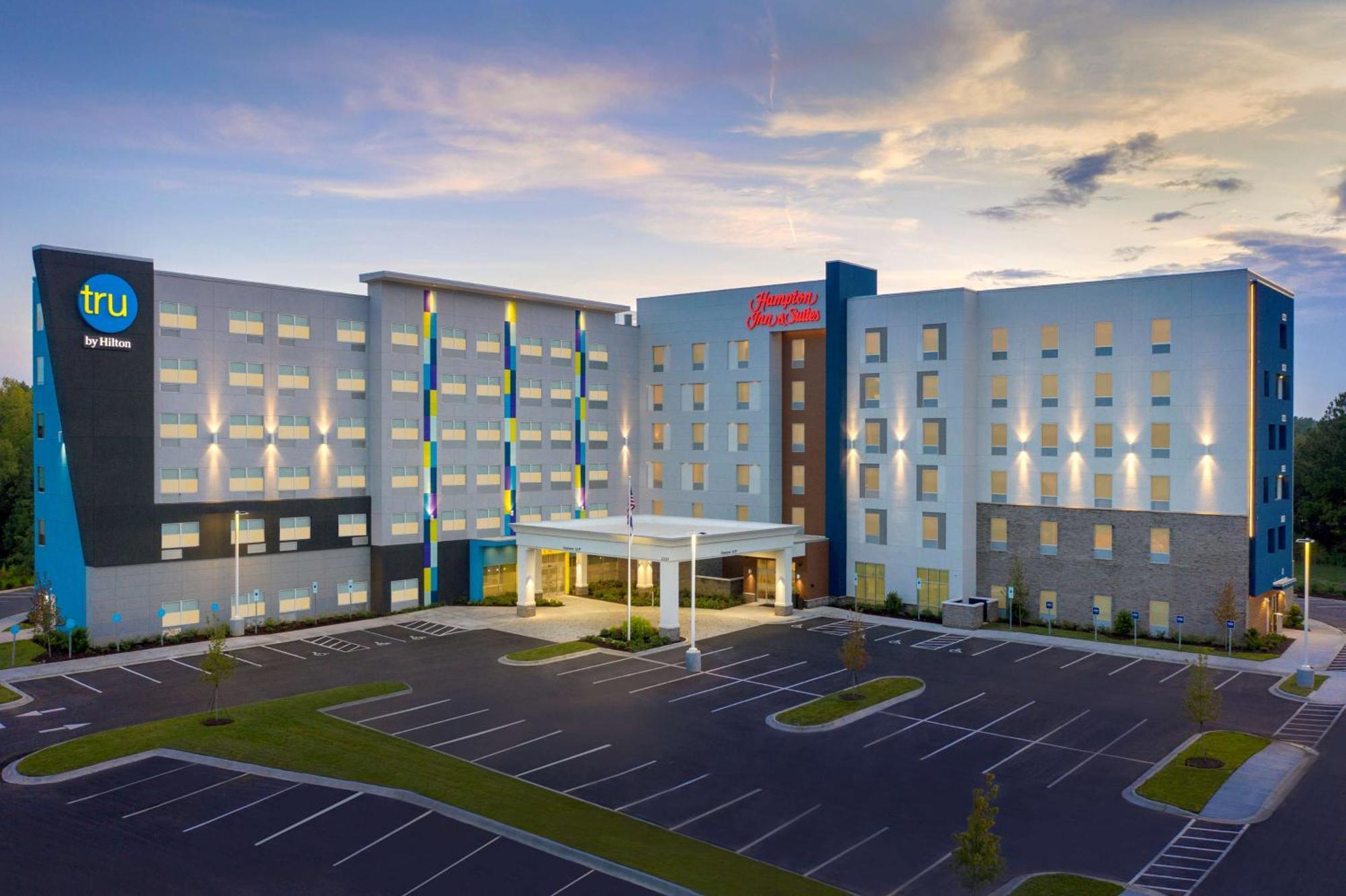 Hampton Inn & Suites Charlotte Airport Lake Pointe Экстерьер фото