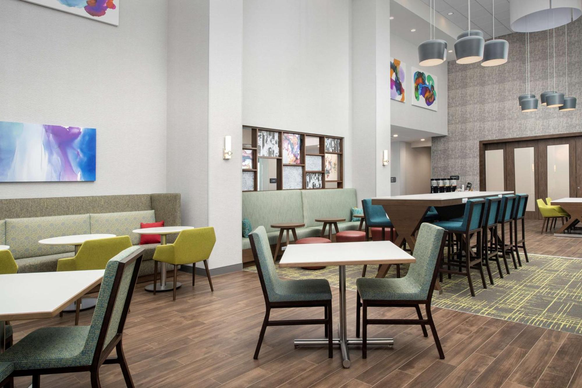 Hampton Inn & Suites Charlotte Airport Lake Pointe Экстерьер фото